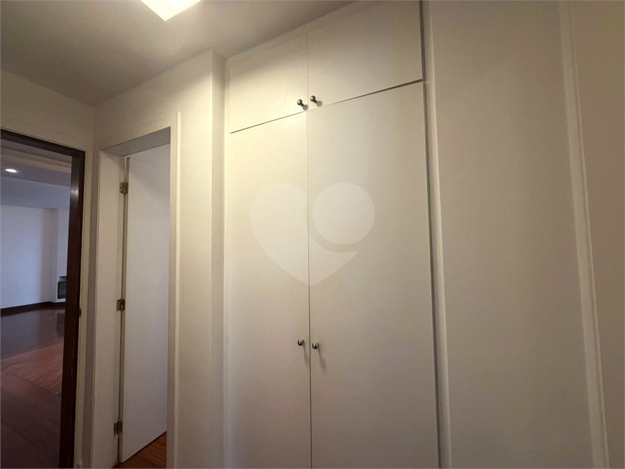 Apartamento à venda com 3 suítes em Vila Suzana, São Paulo, SP