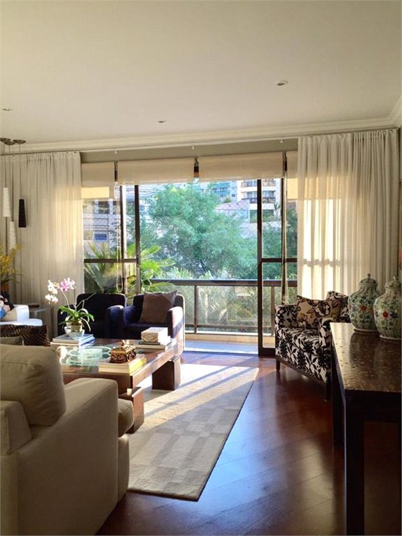 Apartamento à venda com 3 suítes em Vila Suzana, São Paulo, SP
