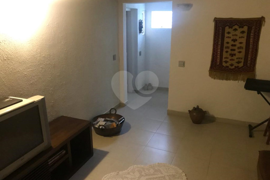 Casa Térrea à venda com 3 quartos, sendo 2 suítes, em Horto Florestal, São Paulo, SP