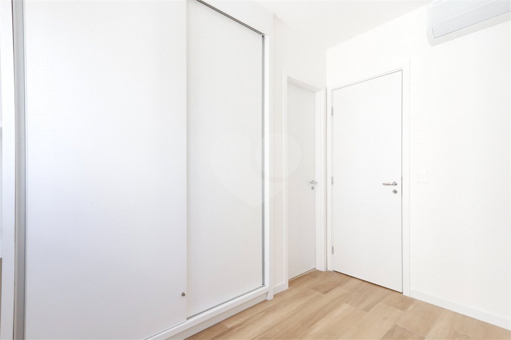 Apartamento à venda com 3 suítes em Vila Anastácio, São Paulo, SP