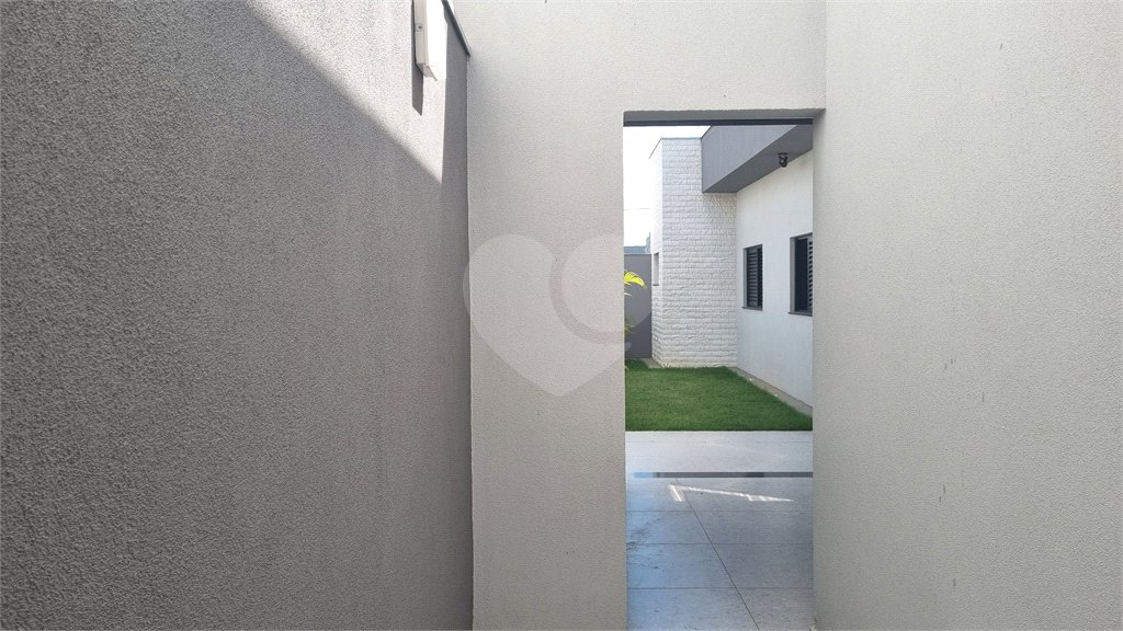 Casa à venda com 3 quartos, sendo 1 suíte, no condomínio Condomíno Helena Maria, Sorocaba - SP