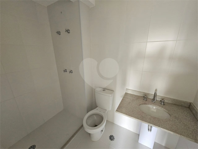 Apartamento à venda com 3 quartos, sendo 1 suíte,  em Alto da Boa Vista, São Paulo, SP