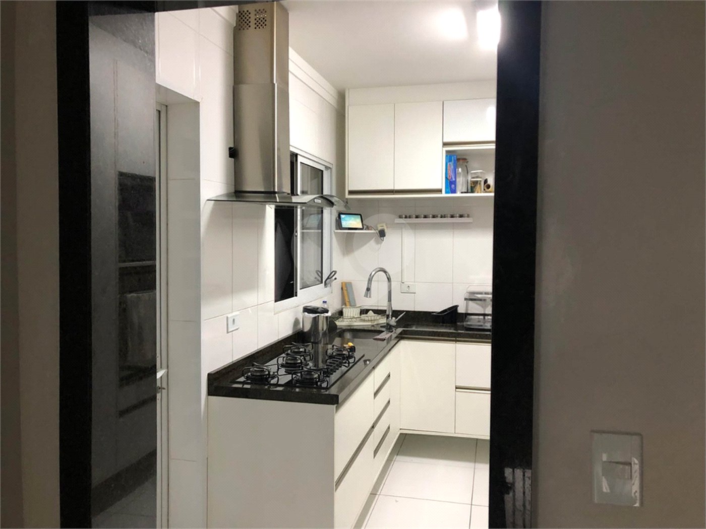 Casa à venda com 3 quartos, sendo 1 suíte, no condomínio Dolce Villa Anália Franco, São Paulo - SP