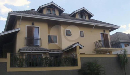 Sobrado à venda com 4 quartos, sendo 2 suítes,  em Horto Florestal, São Paulo, SP