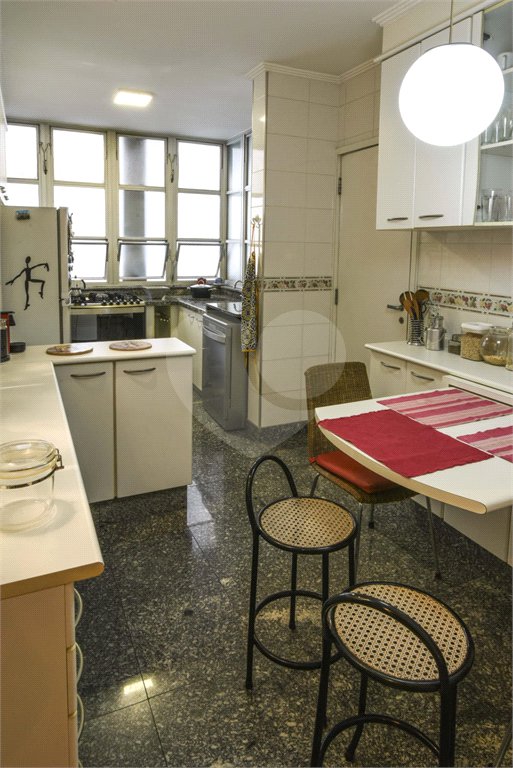Apartamento à venda com 3 quartos, sendo 1 suíte, em Jardim Paulista, São Paulo, SP