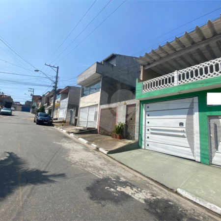 Sobrado à venda com 3 quartos, sendo 1 suíte, em Jardim Beatriz, Poá, SP