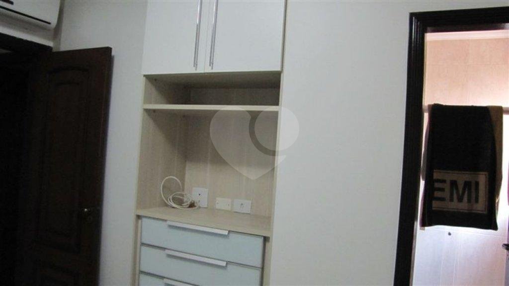 Casa à venda com 3 quartos, sendo 1 suíte, no condomínio Villa Jardim Sul, São Paulo - SP