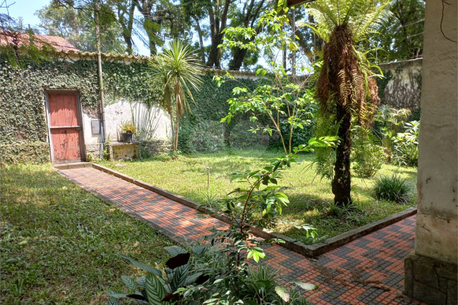 Terreno à venda com 2 quartos, sendo 1 suíte, em Jardim Floresta, São Paulo, SP