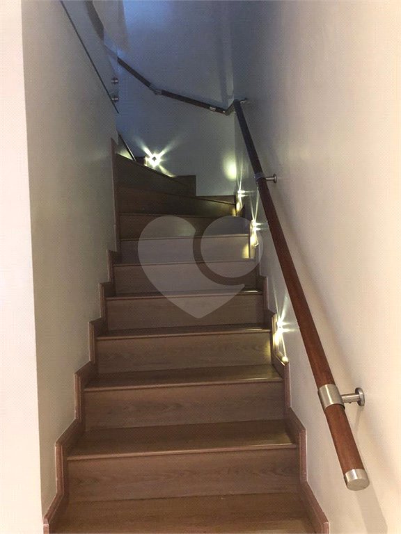 Sobrado à venda com 3 quartos, sendo 2 suítes,  em Vila Nivi, São Paulo, SP