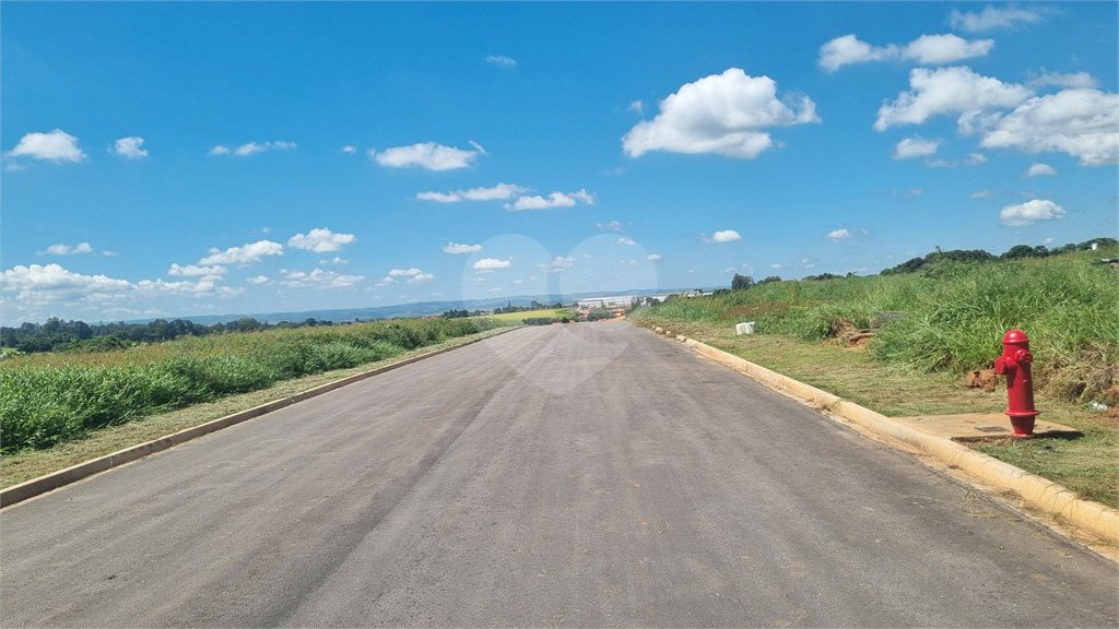 Terreno à venda no condomínio Vale do Sol, Araçoiaba da Serra - SP