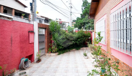 Casa à venda com 3 quartos, sendo 2 suítes,  em Jardim Prudência, São Paulo, SP