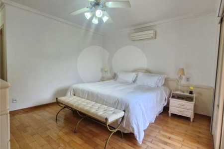 Casa à venda com 4 suítes no condomínio Estância Marambaia, Vinhedo - SP