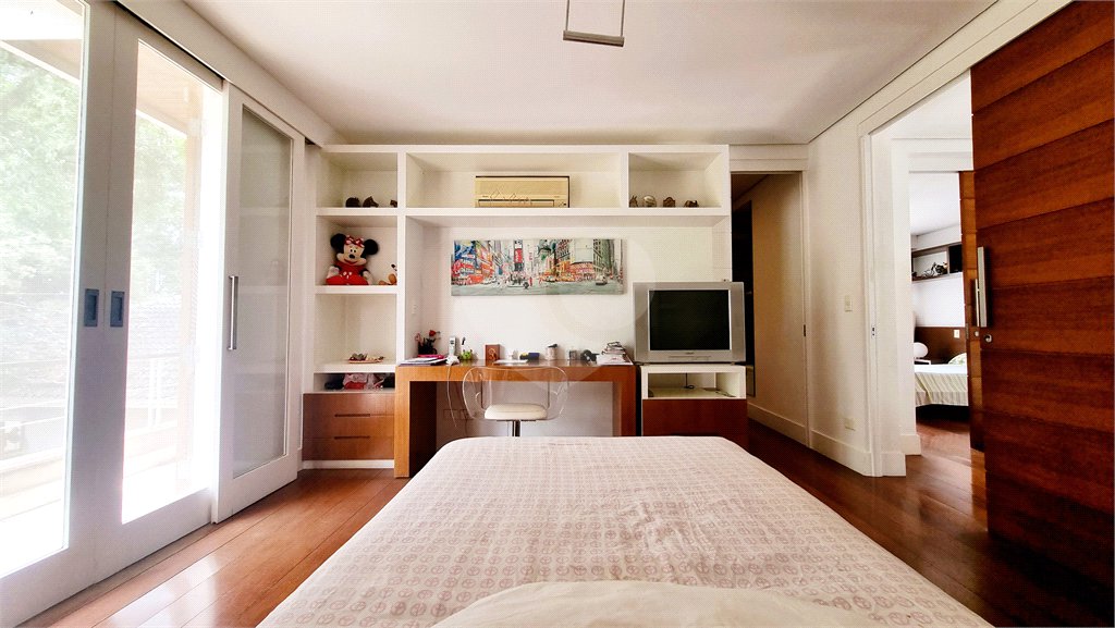 Casa à venda ou para alugar com 5 suítes em Serra da Cantareira, Mairiporã, SP