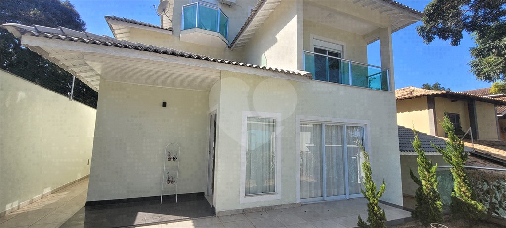 Sobrado à venda com 4 quartos, sendo 2 suítes, em Vila Irmãos Arnoni, São Paulo, SP