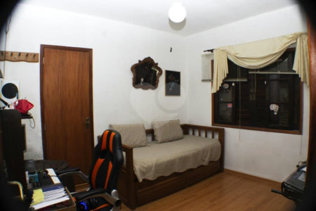 Casa Térrea à venda com 3 quartos, sendo 1 suíte, em Vila Gardênia, Atibaia, SP