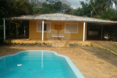Chácara à venda com 5 quartos, sendo 2 suítes,  em Chácara Recreio Danubio, Holambra, SP