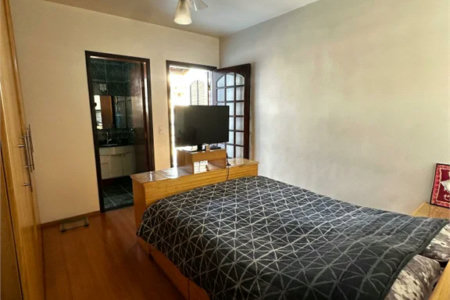 Sobrado à venda com 3 quartos, sendo 1 suíte,  em Jardim Monte Kemel, São Paulo, SP