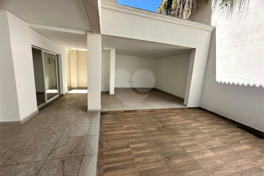 Casa à venda com 4 suítes no condomínio Villaggio Houda, São Paulo - SP