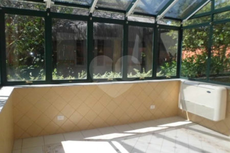 Casa à venda com 4 suítes no condomínio Jardim das Azaléias, São Paulo - SP