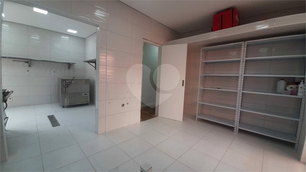 EXCELENTE CASA COMERCIAL EM ESQUINA, OPORTUNA E MAIS QUE ESPECIAL. Venha Conferir.