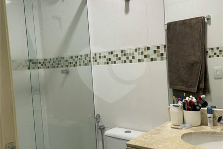 Casa à venda com 3 suítes no condomínio Tamboril, São Paulo - SP