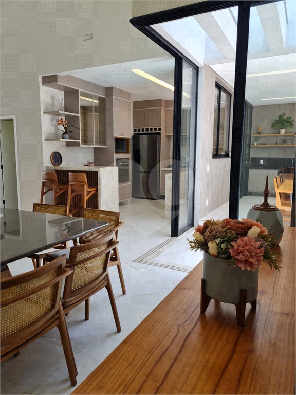 Casa à venda com 3 suítes no condomínio Residencial Duas Marias, Indaiatuba - SP