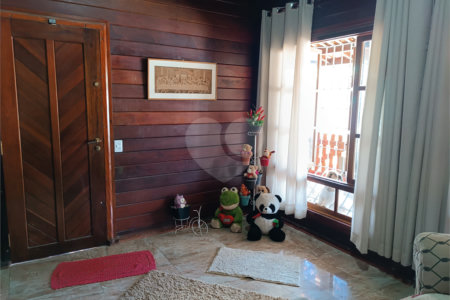 Casa à venda com 5 quartos, sendo 3 suítes, em Jardim Villaça, São Roque, SP