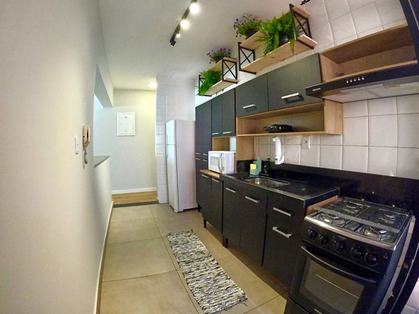 Apartamento com 2 dormitórios à venda, 78 m² por R$ 420.000,00 - Vila Júlia - Guarujá/SP