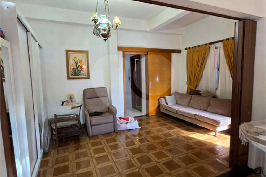 Sobrado à venda com 5 quartos, sendo 1 suíte, em Vila Bonilha, São Paulo, SP