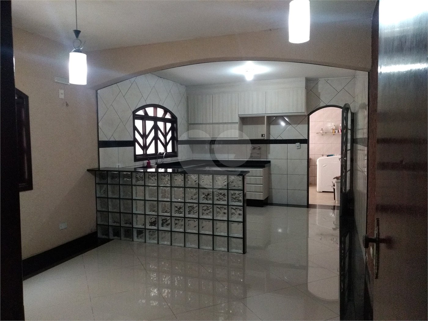 Sobrado à venda com 3 quartos, sendo 1 suíte,  em Residencial Rancho Grande, Itaquaquecetuba, SP