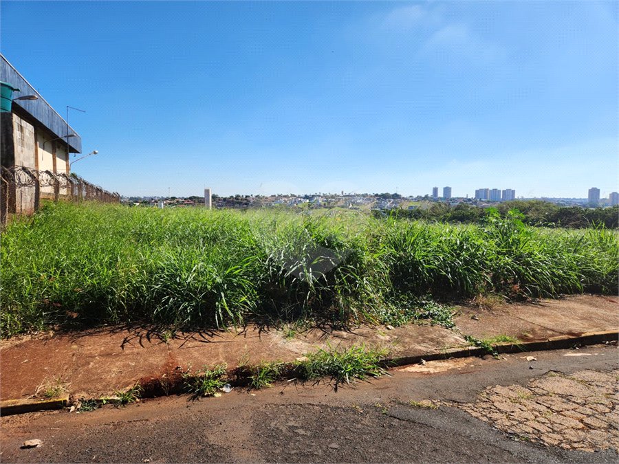 Terreno à venda em Jardim Quitandinha II, Araraquara, SP