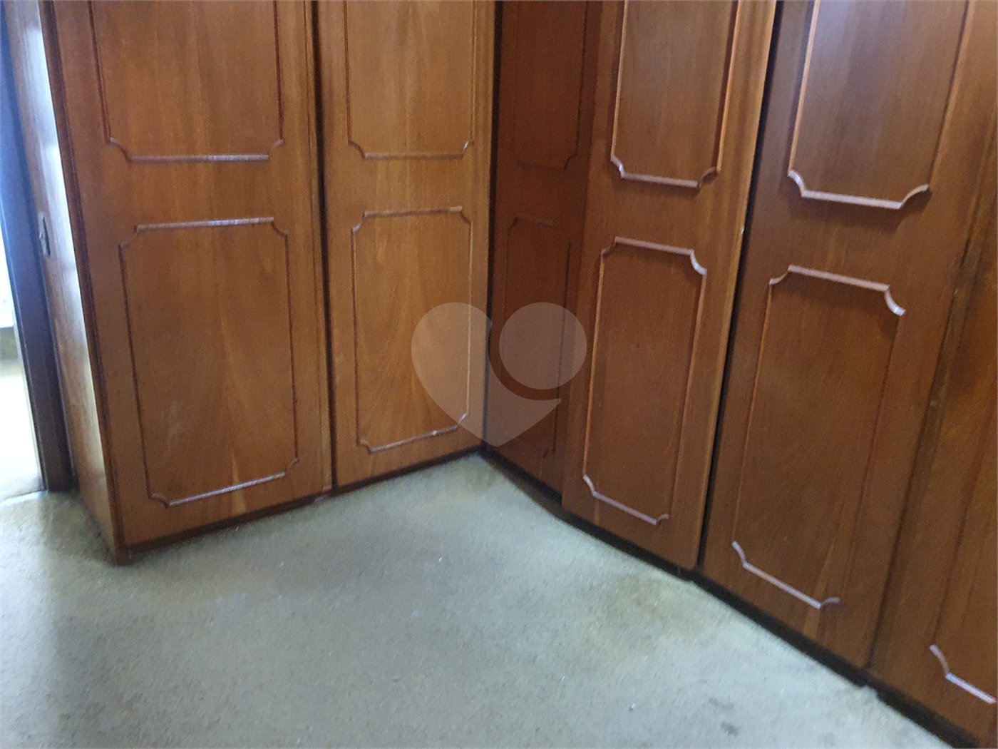 Casa à venda com 4 quartos, sendo 1 suíte, em Interlagos, São Paulo, SP