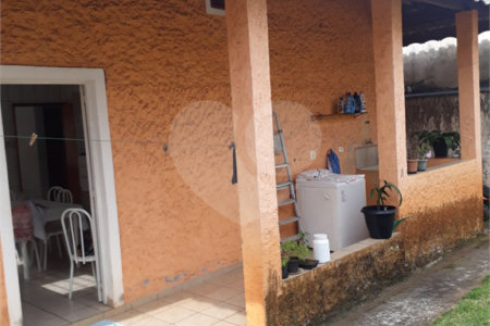 Casa à venda com 2 quartos no Centro, Bom Jesus dos Perdões, SP