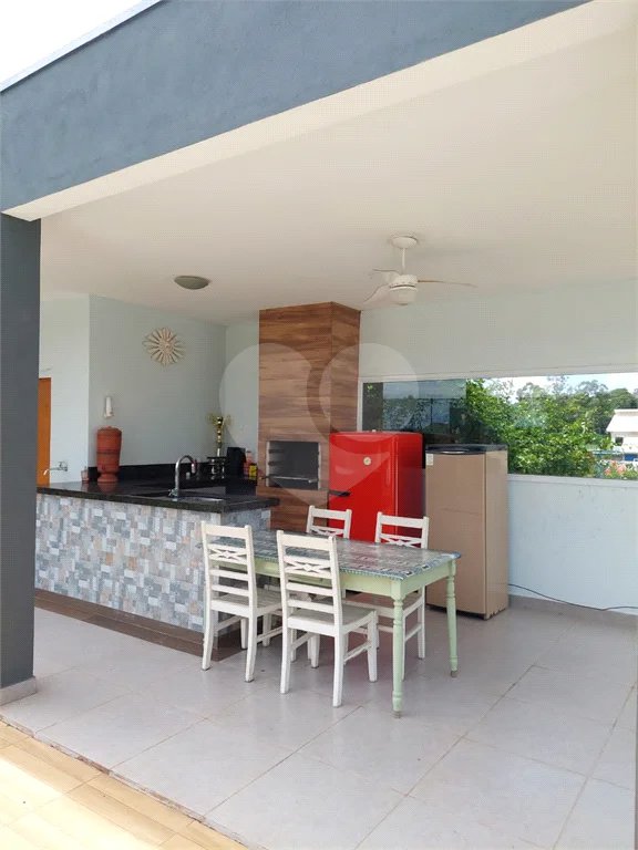Casa à venda ou para alugar com 4 quartos, sendo 1 suíte, no condomínio Colinas de Inhandjara, Itupeva - SP