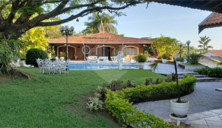 Casa à venda com 4 suítes no condomínio Vale do Itamaraca, Valinhos - SP