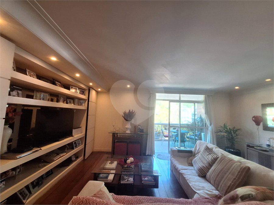 Apartamento à venda com 4 quartos, sendo 1 suíte,  em Tijuca, Rio de Janeiro, RJ