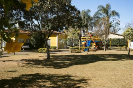 Casa à venda com 3 quartos, sendo 1 suíte, no condomínio Portal dos Pinheiros, Ribeirão Preto - SP