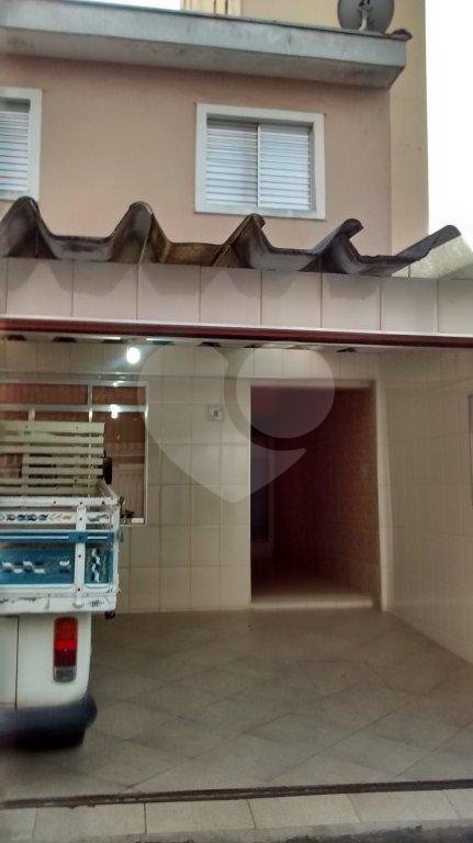 Casa à venda com 3 quartos, sendo 1 suíte, no condomínio Travessa Soldado Oscar Ribeiro Sampaio,8, São Paulo - SP