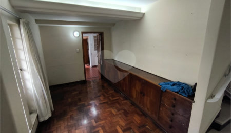 Sobrado à venda com 5 quartos, sendo 1 suíte,  em Jardim Trussardi, São Paulo, SP