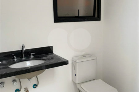 Casa à venda com 3 suítes no condomínio Residencial Celina, Atibaia - SP