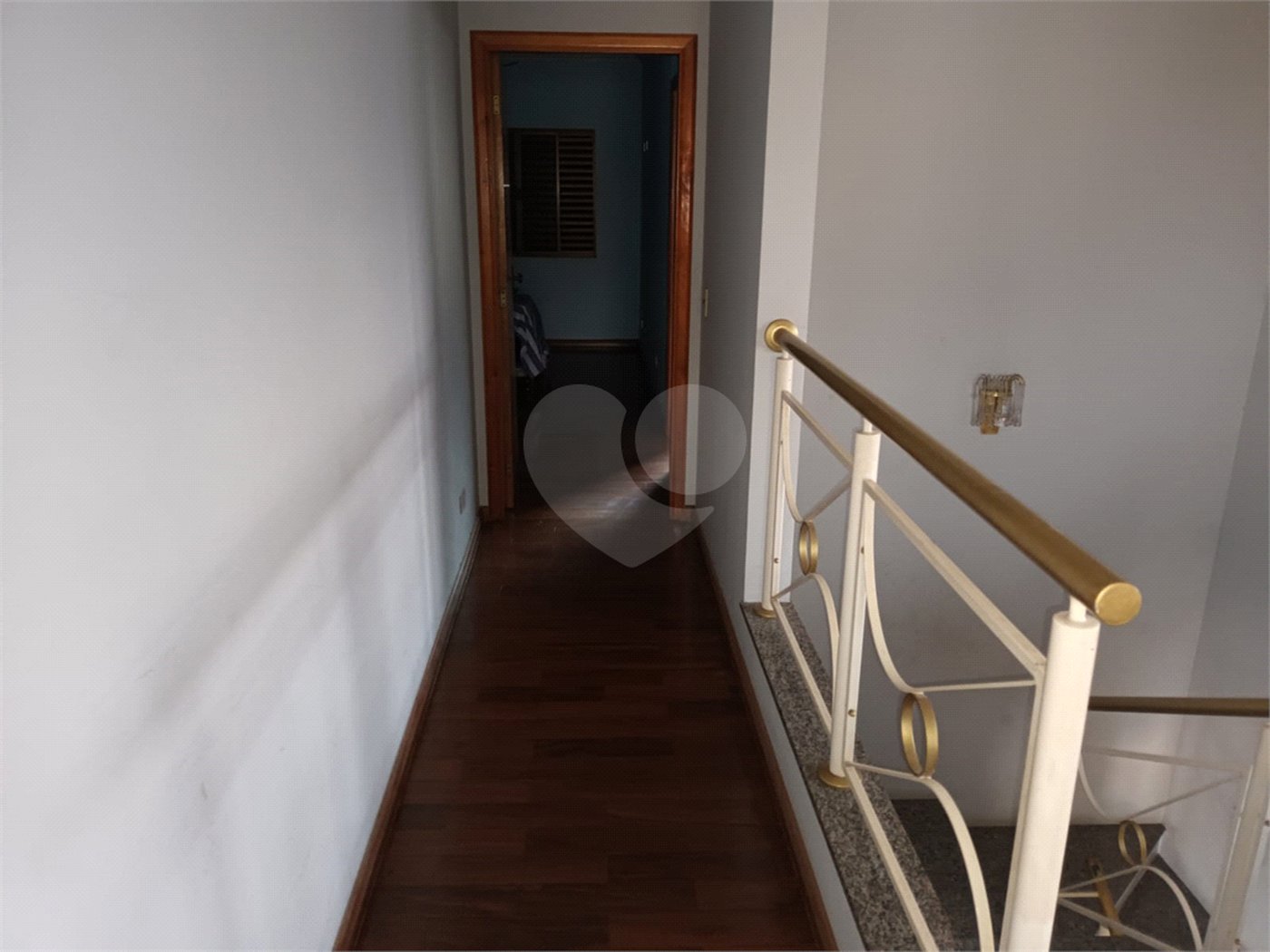 Casa à venda com 4 quartos, sendo 3 suítes, no condomínio Arujá 5, Arujá - SP