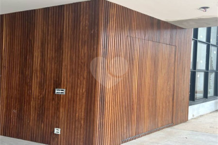 Indaiatuba - Condominio Jardins di Roma - Venda -Locação 0 R$ 10.000,00 mais encargos - condominio - R$ 650,00 - IPTU - R$ 230,00 - Terreno 300ms - construido 170 metros quadrados - Terrea - 3 quartos, uma suíte e uma demi suite , 4 banheiros , piscina - Preparado para água quente até a piscina!!