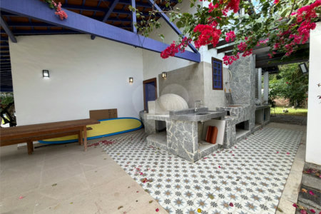 Casa à venda com 4 quartos, sendo 2 suítes, em Ogiva, Cabo Frio, RJ