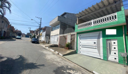 Sobrado à venda com 3 quartos, sendo 1 suíte,  em Jardim Beatriz, Poá, SP