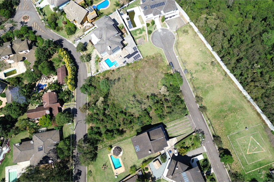 Terreno à venda no condomínio Suíça da Cantareira, Mairiporã - SP
