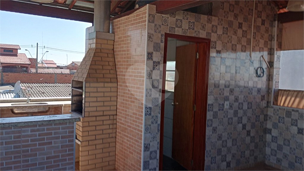 Sobrado à venda com 4 quartos, sendo 1 suíte,  em Parque das Paineiras, Sorocaba, SP
