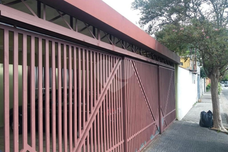 Sobrado à venda com 4 quartos, sendo 1 suíte, em Brooklin, São Paulo, SP
