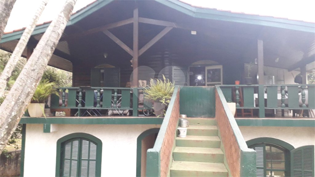 Casa à venda com 3 quartos, sendo 1 suíte, no condomínio Gleba II, Mairiporã - SP