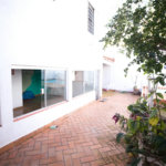 Casa com 4 Dormitórios e área de lazer com piscina