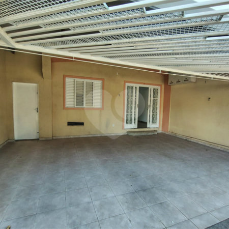 Casa ampla com 3 Quartos e 1 Suíte